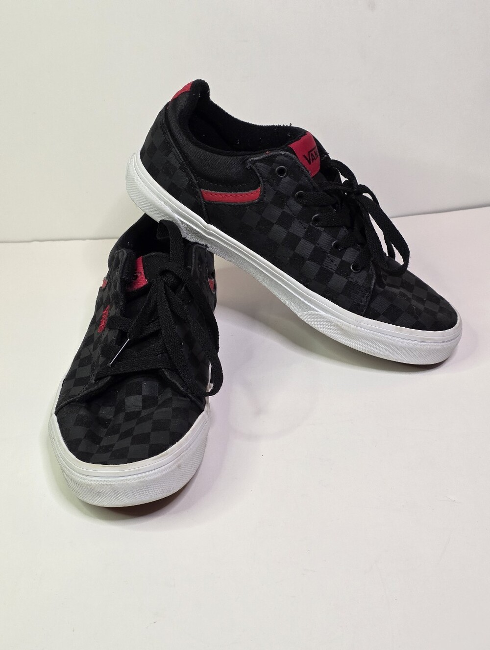 GUC Kids Vans Seldan Checkerboard Shoes US Size 5Y Black / Red